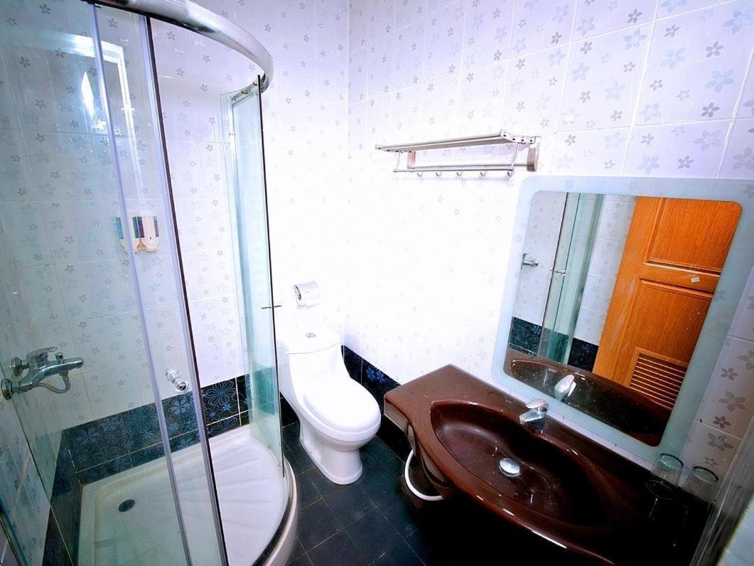 Hotel Bintang Indah Кота Бару Екстериор снимка