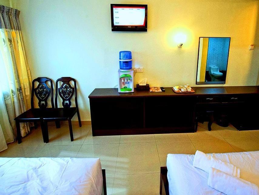 Hotel Bintang Indah Кота Бару Екстериор снимка
