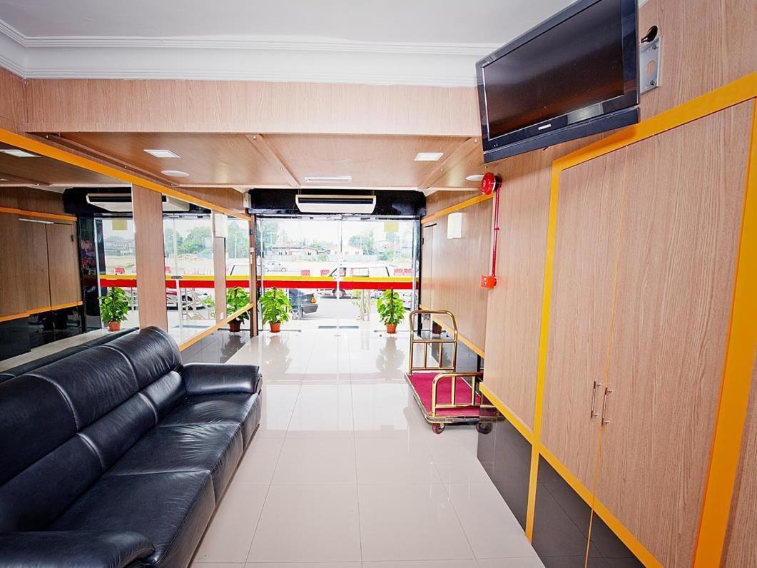 Hotel Bintang Indah Кота Бару Екстериор снимка