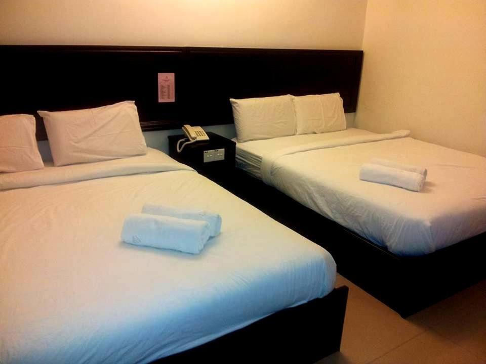 Hotel Bintang Indah Кота Бару Екстериор снимка