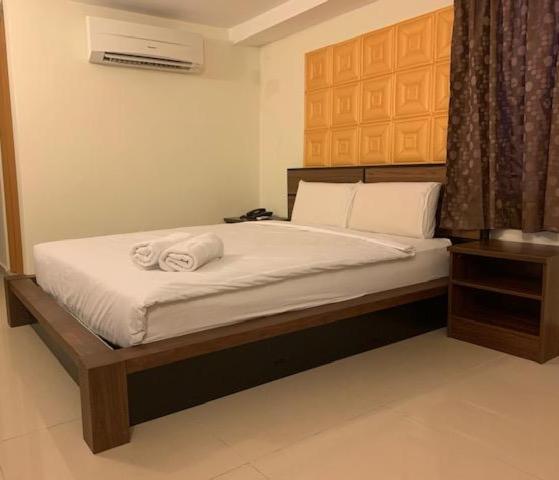 Hotel Bintang Indah Кота Бару Екстериор снимка