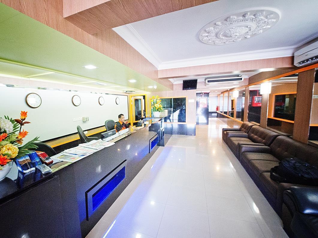 Hotel Bintang Indah Кота Бару Екстериор снимка
