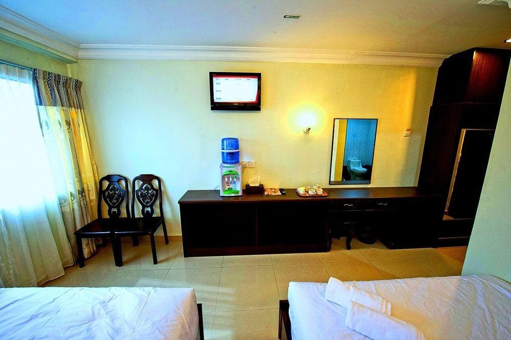 Hotel Bintang Indah Кота Бару Екстериор снимка