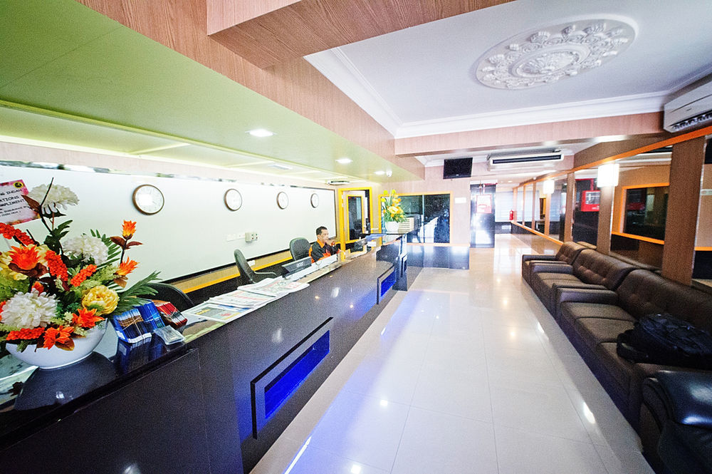 Hotel Bintang Indah Кота Бару Екстериор снимка
