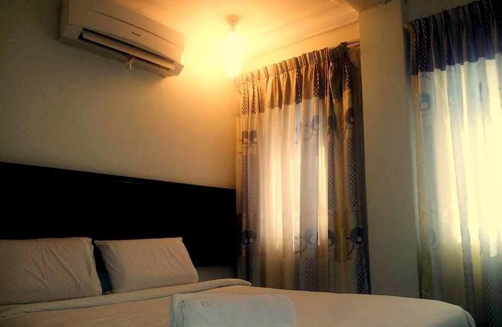 Hotel Bintang Indah Кота Бару Екстериор снимка